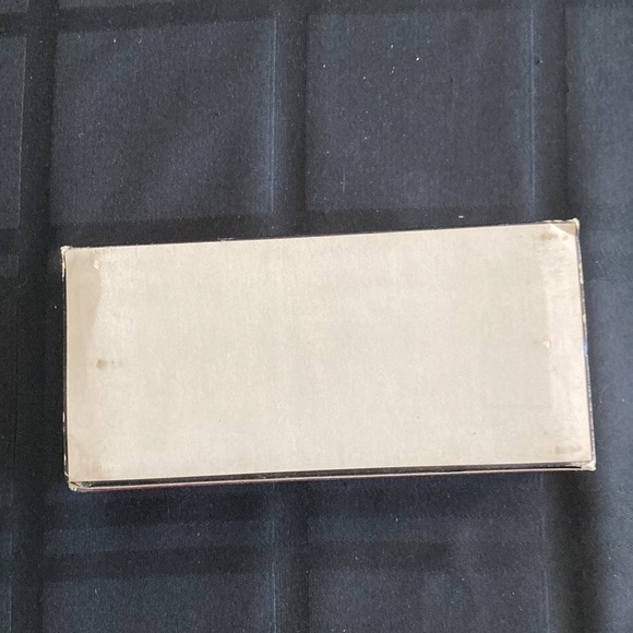 Crisloid Poker Chips 100 Heavy Plastic Chips - Picture 8 of 8